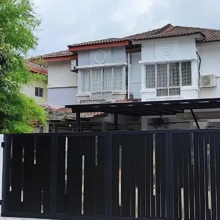 Homestay Anggerik 56 Saujana Utama Sungai Buloh Bagian luar foto