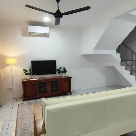 Homestay Anggerik 56 Saujana Utama Sungai Buloh Bagian luar foto